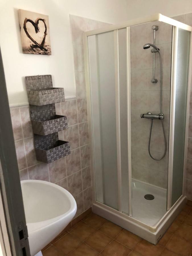 Maison D'En Face 萨拉瓦斯 外观 照片